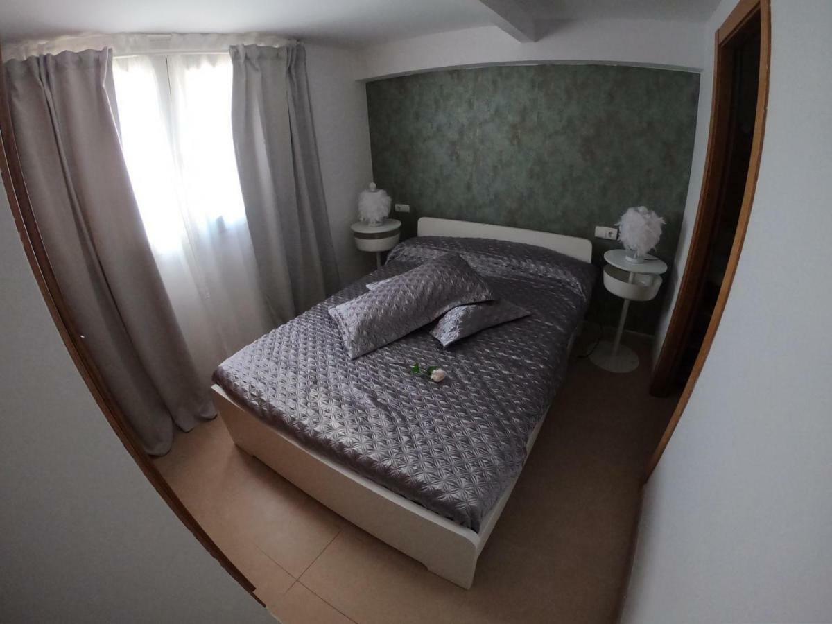 Apartamento A Primera Linea De Mar En بلاتجا ذارو المظهر الخارجي الصورة