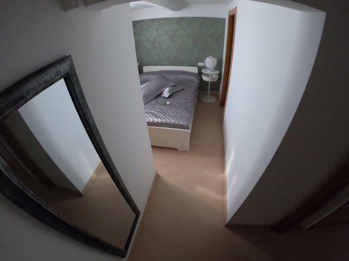 Apartamento A Primera Linea De Mar En بلاتجا ذارو المظهر الخارجي الصورة
