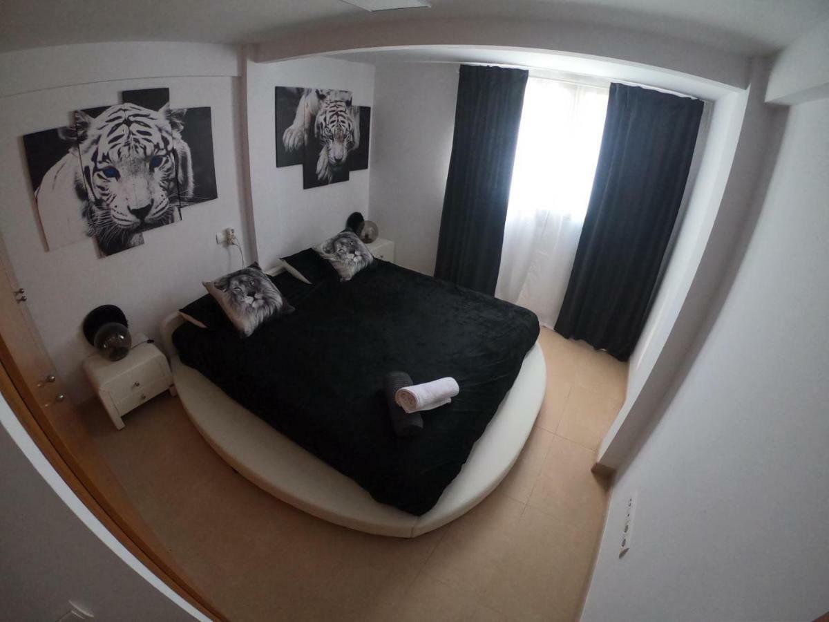 Apartamento A Primera Linea De Mar En بلاتجا ذارو المظهر الخارجي الصورة